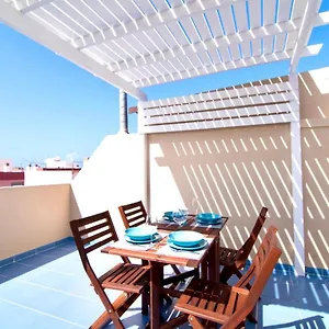 Red Surf Apartment